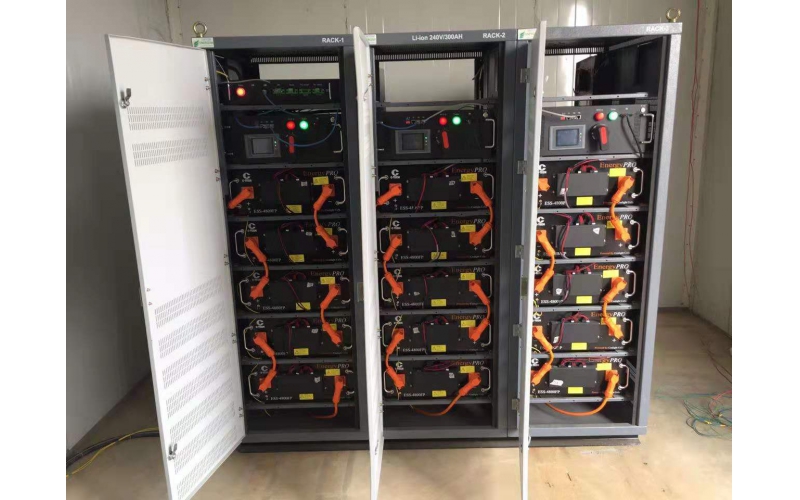 印度客戶240V300Ah 高壓鋰電系統(tǒng)裝機(jī)展示